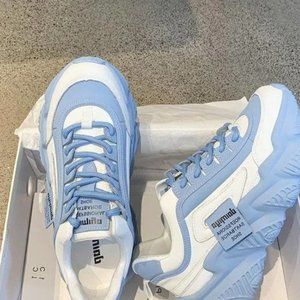 New women's sneakers round toe low front lace-up platform shoes